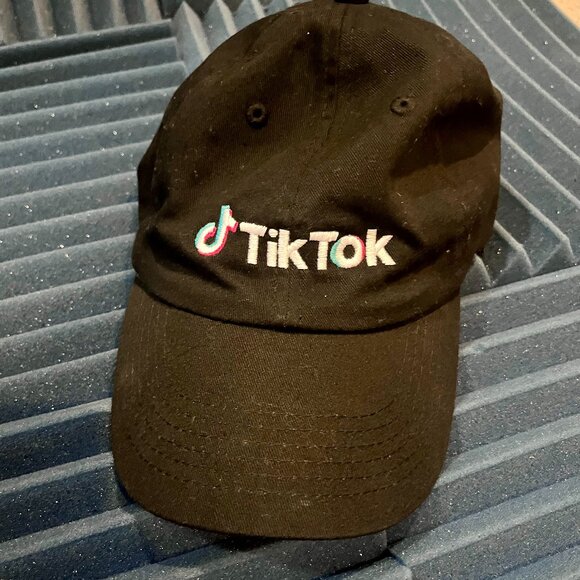 TIK TOK swag combo: USB speaker and baseball cap - Picture 2 of 13